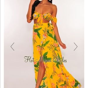 Tropical/Hawaiian inspired outfit